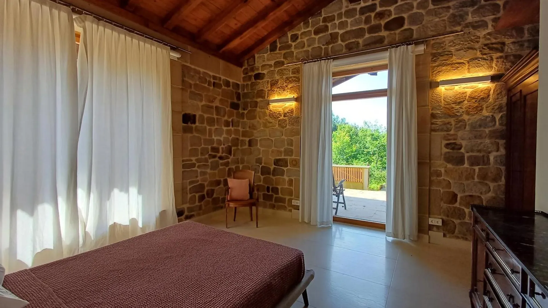Amplio Apartamento Con Jardin En Villa Haritza Junto Al Mar Ea