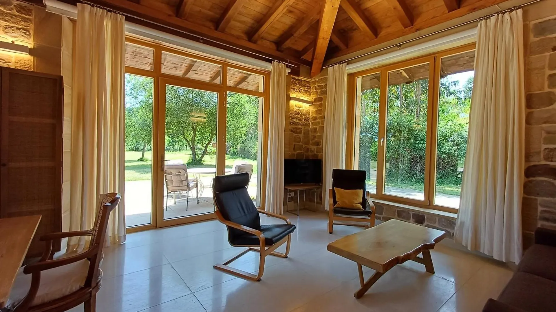 Amplio Apartamento Con Jardin En Villa Haritza Junto Al Mar Ea 0*,  西班牙